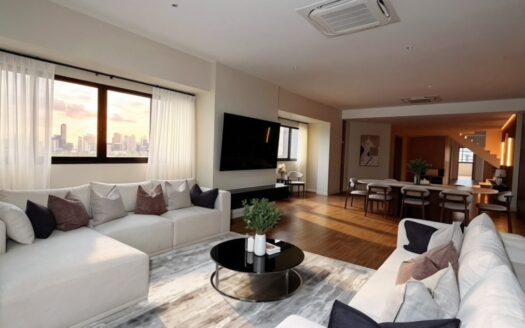 FOR SALE 65M | LA MAISON 22 – LUXURY DUPLEX PENTHOUSE IN BANGKOK Experience exceptional luxury living at La Maison 22, an exclusive duplex penthouse offering breathtaking 360° panoramic views of Bangkok. ✨ Property Highlights • Over 320 SQ.M. of living space • 5 spacious bedrooms with en-suite bathrooms • Expansive private balcony • Stunning 360° Bangkok skyline views • Exclusive duplex penthouse living A rare opportunity to own an extraordinary residence combining space, privacy, and spectacular city views in one prestigious Bangkok property. 📩 Contact Bangkok Properties for a Private Viewing 📞 English: +66 89-676-9890 📞 Thai: +66 88-113-3770 💬 LINE ID: bangkokproperties ✉️ Email: jacobproperties1@gmail.com #LaMaison22 #LuxuryPenthouse #BangkokLuxuryRealEstate #PenthouseForSale #BangkokProperty #LuxuryDuplex #BangkokRealEstate #LuxuryLiving #BangkokProperties